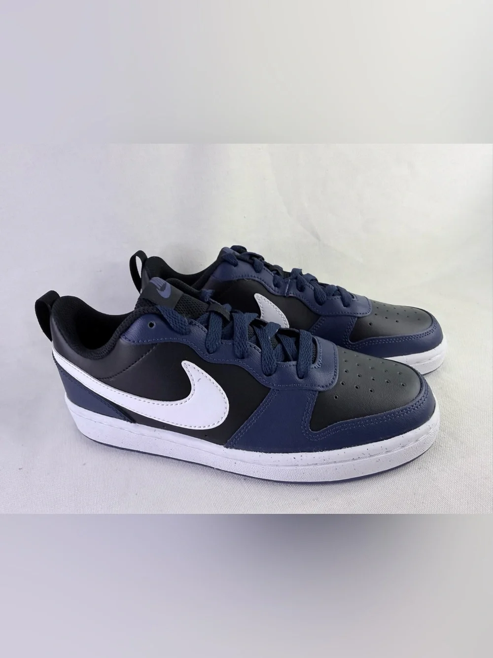 NikeYouth 5Y Sneakers in Navy, Black Style: BQ5448-404 Nike Court Boroughs Low 2